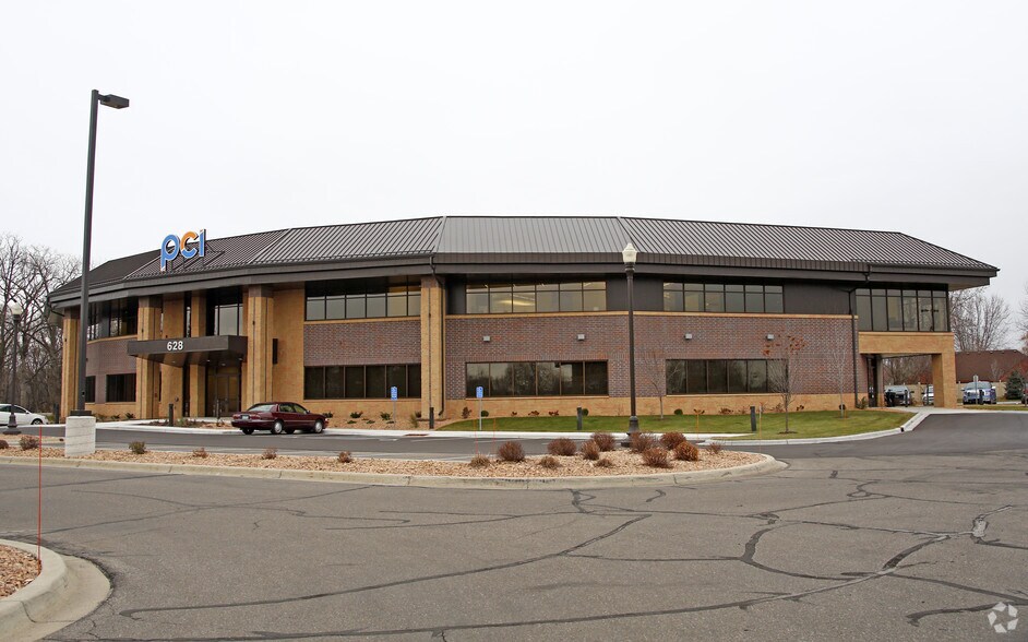 628 Roosevelt Rd, Saint Cloud, MN for sale - Building Photo - Image 2 of 6