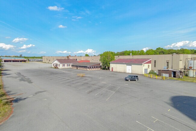 Plus de détails pour 4900 Ondura Dr, Fredericksburg, VA - Industriel à louer