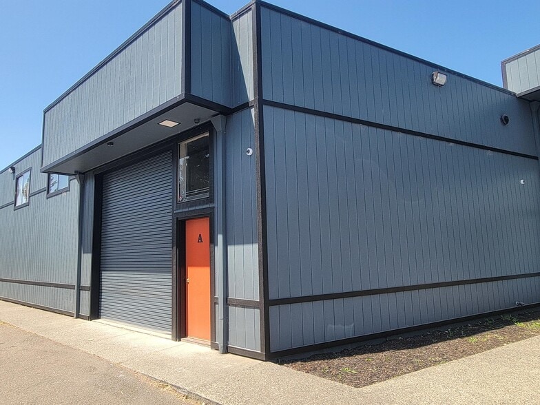 845 Olive Ave, Novato, CA for lease - Building Photo - Image 2 of 11