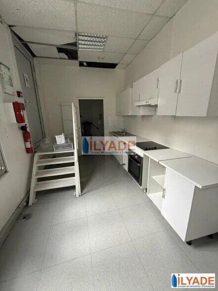 18 20 Voie La Canebiere, Marseille à louer - Photo intérieure - Image 2 de 10