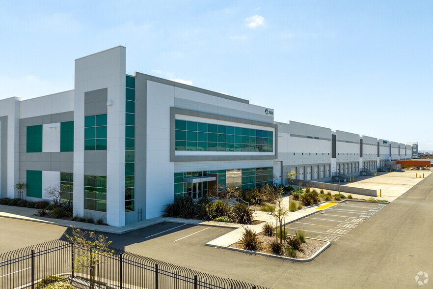 2000 Maritime St, Oakland, CA for lease - Primary Photo - Image 1 of 7