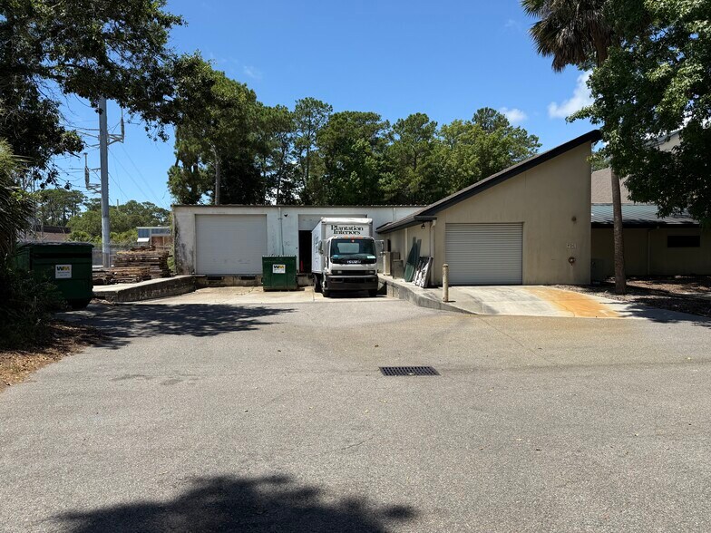 10 Target Rd, Hilton Head Island, SC à vendre - Photo du bâtiment - Image 3 de 17