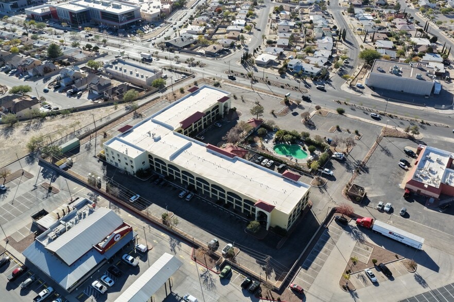 900 N Yarbrough Dr, El Paso, TX for sale - Building Photo - Image 3 of 39