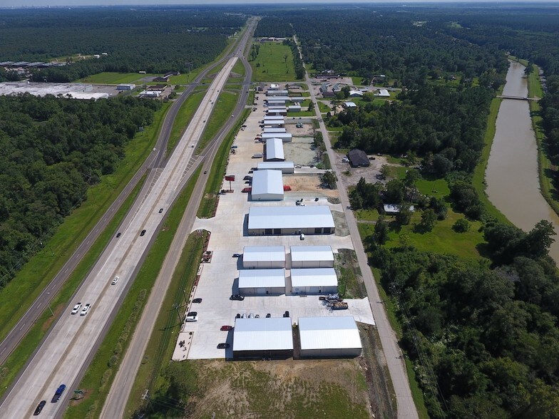 11075 Eastex Fwy, Beaumont, TX à louer - Photo du bâtiment - Image 3 de 9