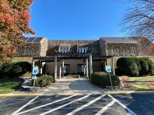 750 Almar Pky, Bourbonnais, IL for sale Primary Photo- Image 1 of 23