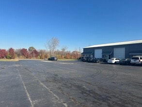 14623 W Edison Dr, New Lenox, IL for lease Interior Photo- Image 2 of 9