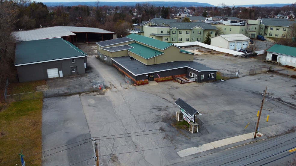 1870 Hamburg St, Schenectady, NY for lease - Building Photo - Image 2 of 8