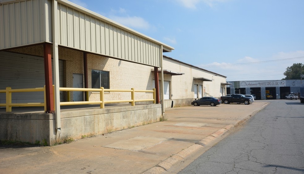 3100 S Elm St, Little Rock, AR à vendre - Photo du bâtiment - Image 3 de 9
