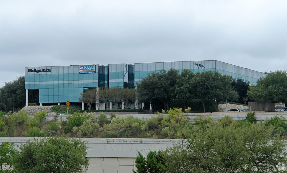 9111 Jollyville Rd, Austin, TX à louer - Photo du bâtiment - Image 2 de 11