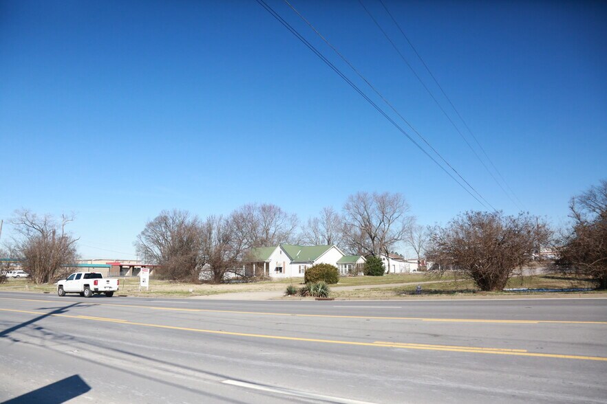 311 Sam Ridley Pky, Smyrna, TN à vendre - Photo du bâtiment - Image 2 de 86