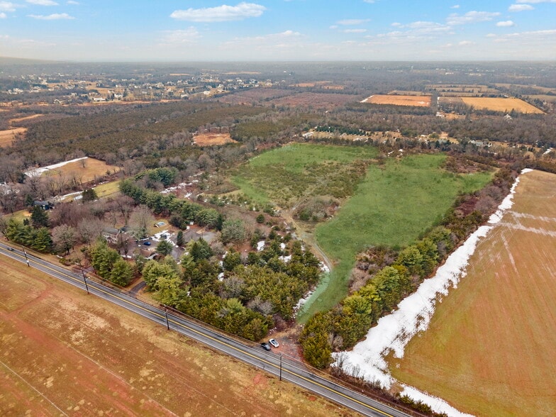583 Middlebush rd, Somerset, NJ à vendre - Photo du bâtiment - Image 2 de 17