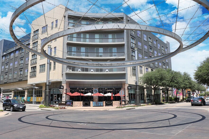 2973 W 7th St, Fort Worth, TX à louer - Photo du bâtiment - Image 1 de 10