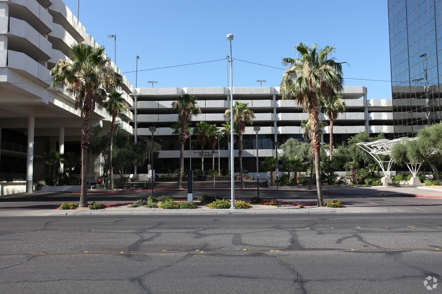 101 Convention Center Dr, Las Vegas, NV à louer - Photo du bâtiment - Image 3 de 12
