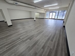 9727-9743 Somerset Blvd, Bellflower, CA à louer Photo intérieure- Image 2 de 2