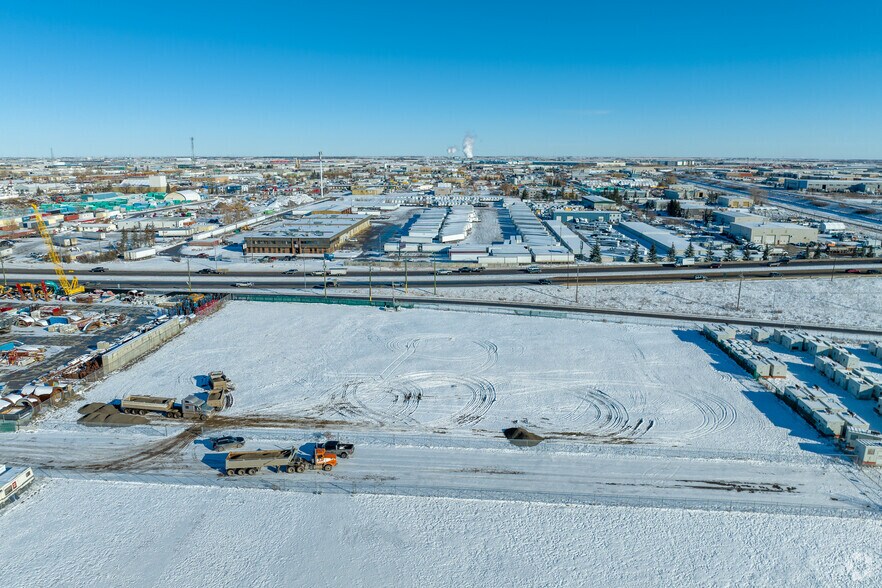 9229 Barlow Trl SE, Calgary, AB for sale - Building Photo - Image 1 of 1