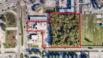 515 W Little York Office and Land - Parc de stationnement couvert