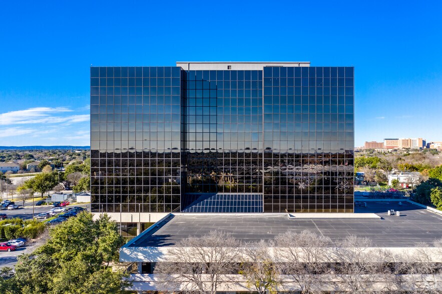 4801 NW Loop 410, San Antonio, TX à louer - Photo du bâtiment - Image 2 de 12
