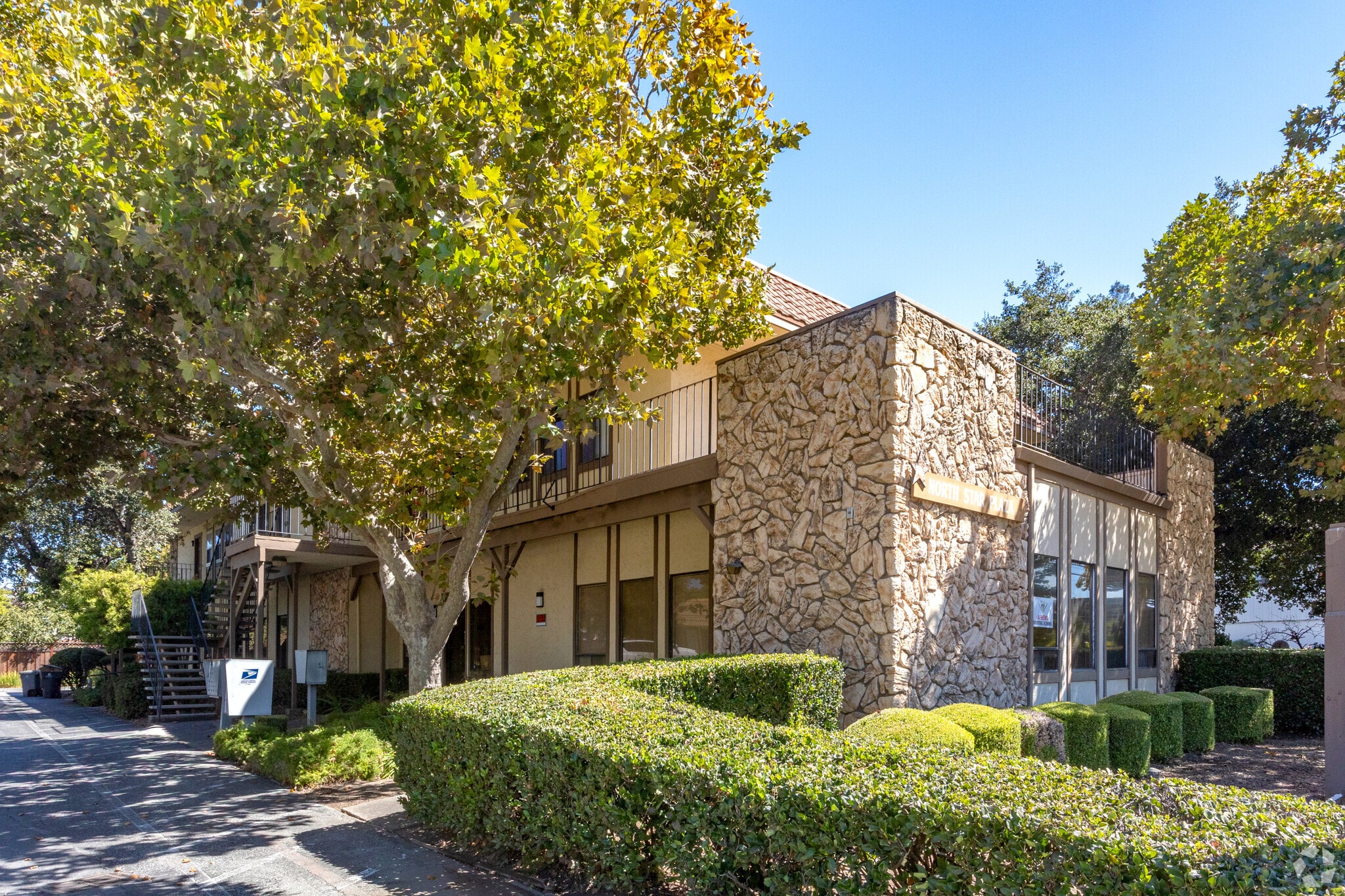 17760 Monterey St, Morgan Hill, CA à louer Photo principale- Image 1 de 4