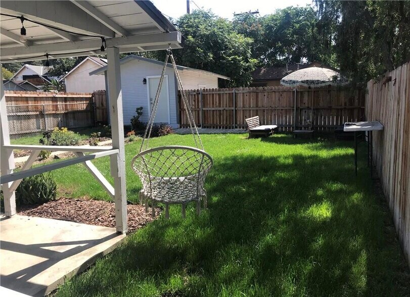 2122 E St, La Verne, CA à vendre - Photo du bâtiment - Image 3 de 27