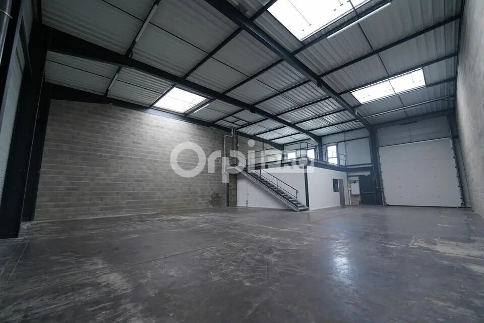 Office in Décines-Charpieu for lease Building Photo- Image 1 of 10