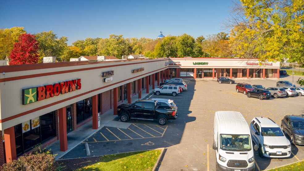 595 N Pinecrest Rd, Bolingbrook, IL à louer - Photo du bâtiment - Image 3 de 9