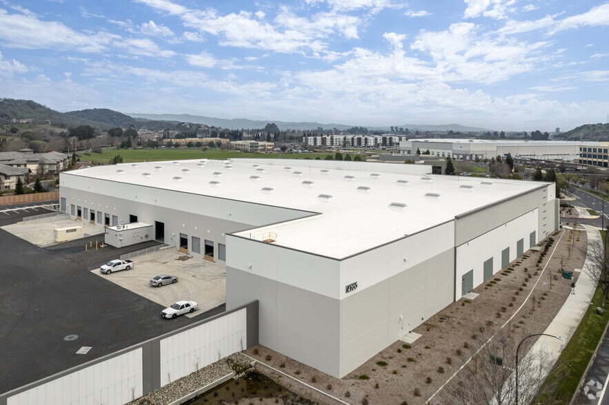 4700 Business Center Dr, Fairfield, CA à louer - Photo du bâtiment - Image 2 de 6
