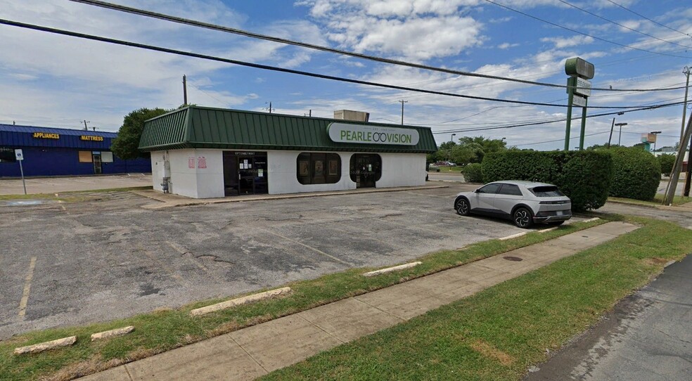 2130 S Buckner Blvd, Dallas, TX for lease - Building Photo - Image 1 of 2