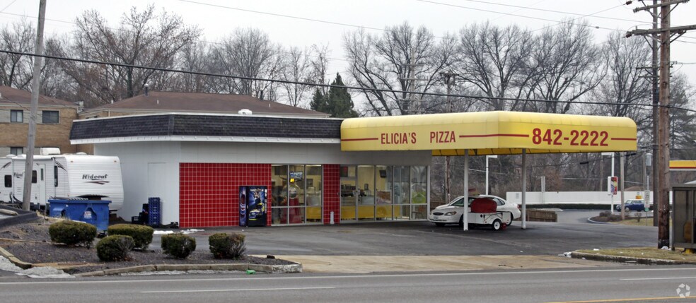 8570 Watson Rd, Saint Louis, MO for sale - Building Photo - Image 2 of 2