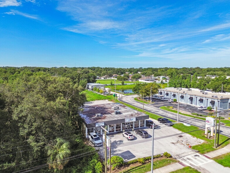 2617 E Brandon Blvd, Valrico, FL à vendre - Photo du bâtiment - Image 3 de 7