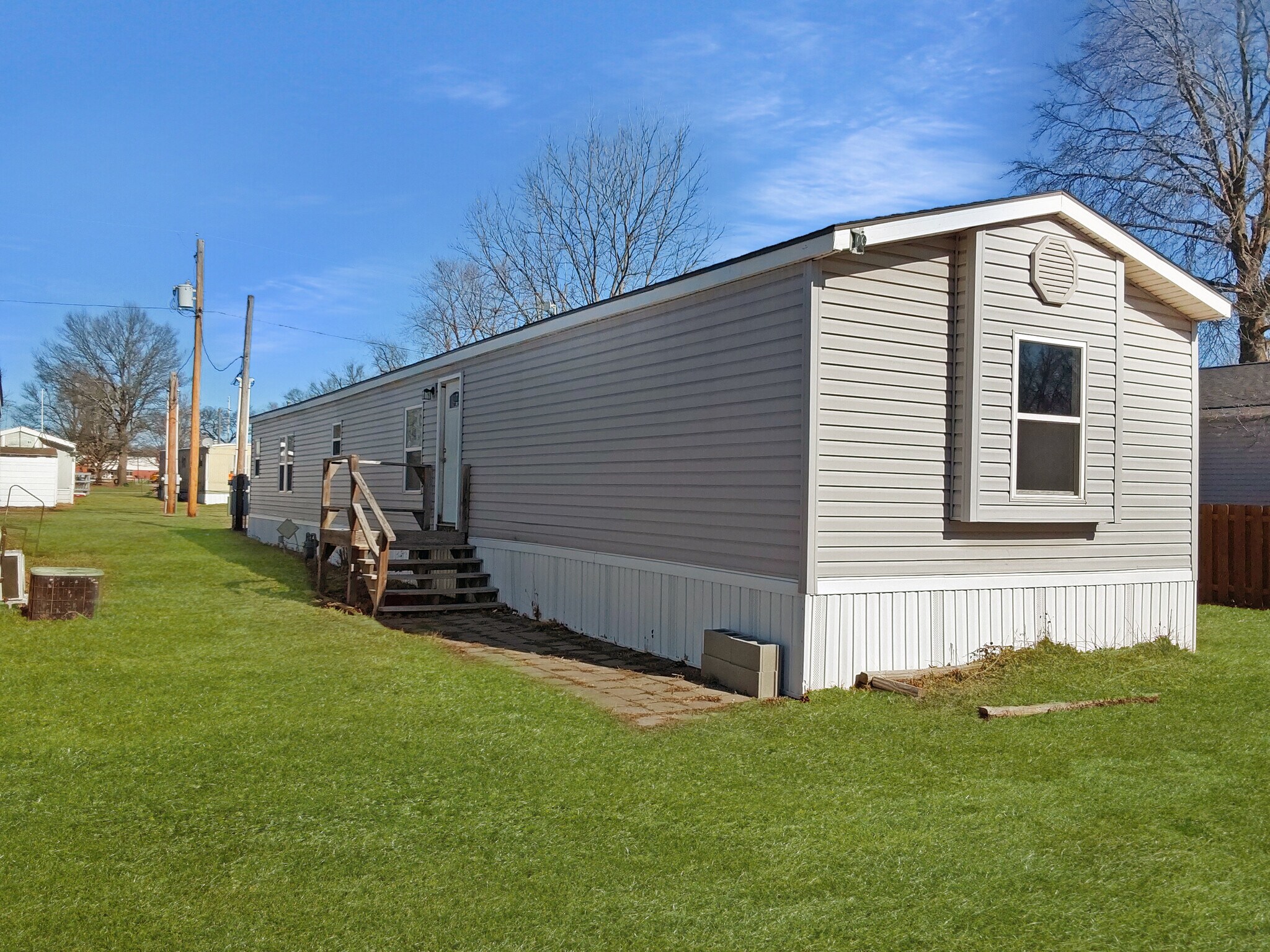 Lacygne Mobile Home Communities portefeuille de 2 propriétés à vendre sur LoopNet.ca Photo du bâtiment- Image 1 de 10