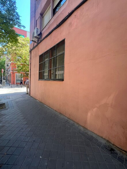 Retail in Madrid, Madrid for lease - Building Photo - Image 3 of 3