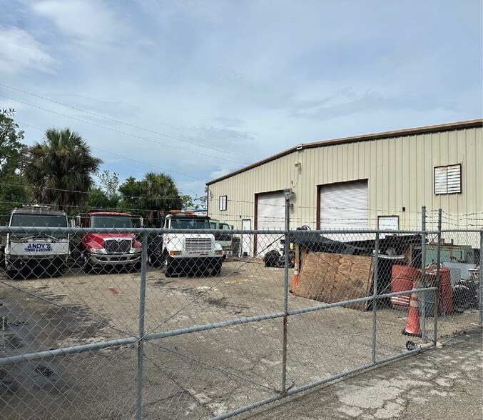 12751 Metro Pky, Fort Myers, FL à louer - Photo du bâtiment - Image 2 de 3