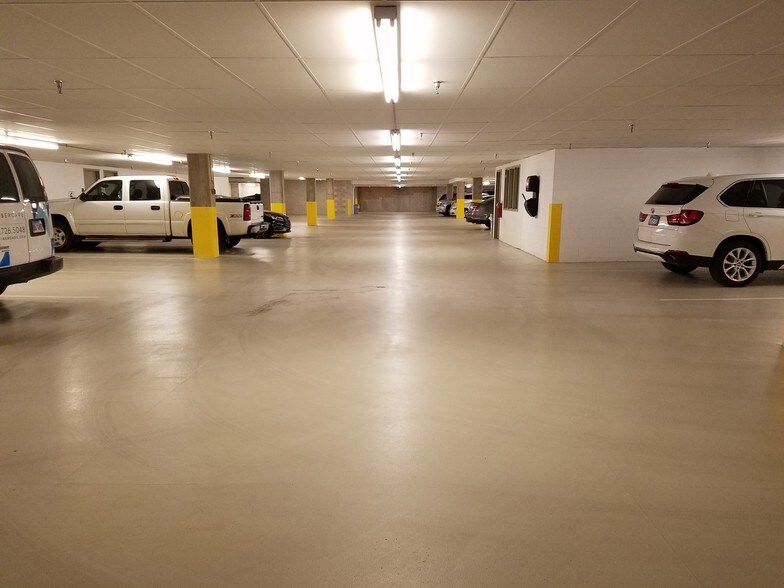 1907 E Wayzata Blvd, Wayzata, MN à louer - Photo intérieure - Image 2 de 5