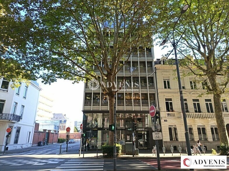 Bureau dans Lille à louer - Photo du bâtiment - Image 1 de 11