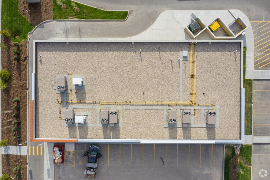 5333 61 Ave SE, Calgary, AB for lease - Aerial - Image 2 of 3