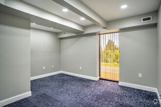 13246 38th St N, Clearwater, FL for lease Interior Photo- Image 1 of 1