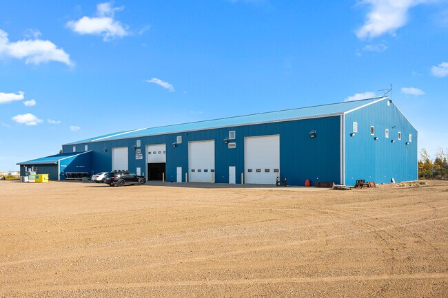 Plus de détails pour 501077 RR13 Airport Rd, Lloydminster, AB - Industriel à louer
