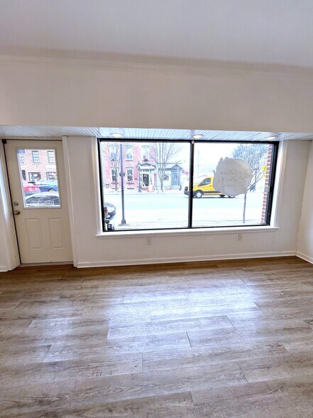 25 W King St, Shippensburg, PA à louer - Photo du bâtiment - Image 3 de 14