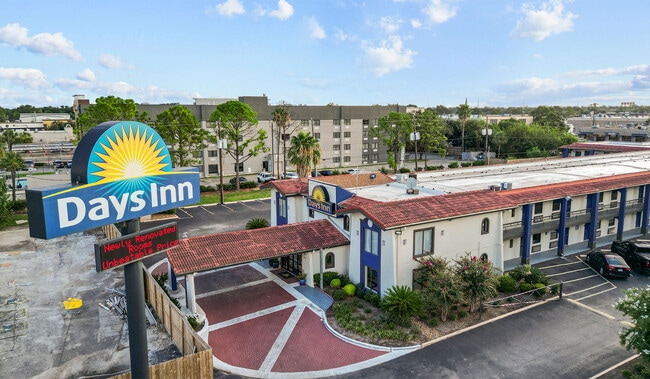 More details for 11002 Northwest Fwy, Houston, TX - Hospitality for Sale