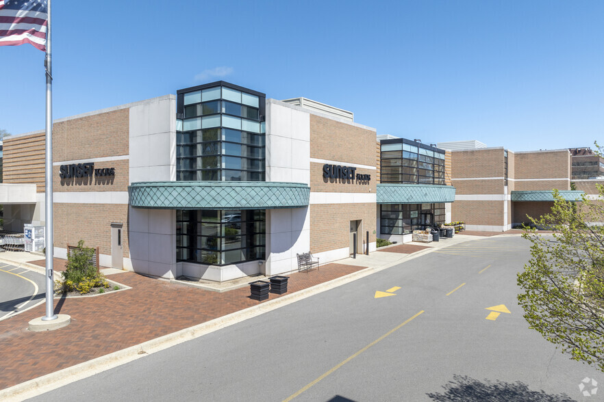 1127-1163 Church St, Northbrook, IL for lease - Building Photo - Image 1 of 24