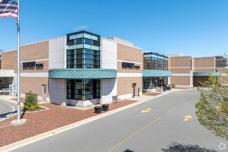 1127-1163 Church St, Northbrook, IL à louer - Photo du bâtiment - Image 1 de 24