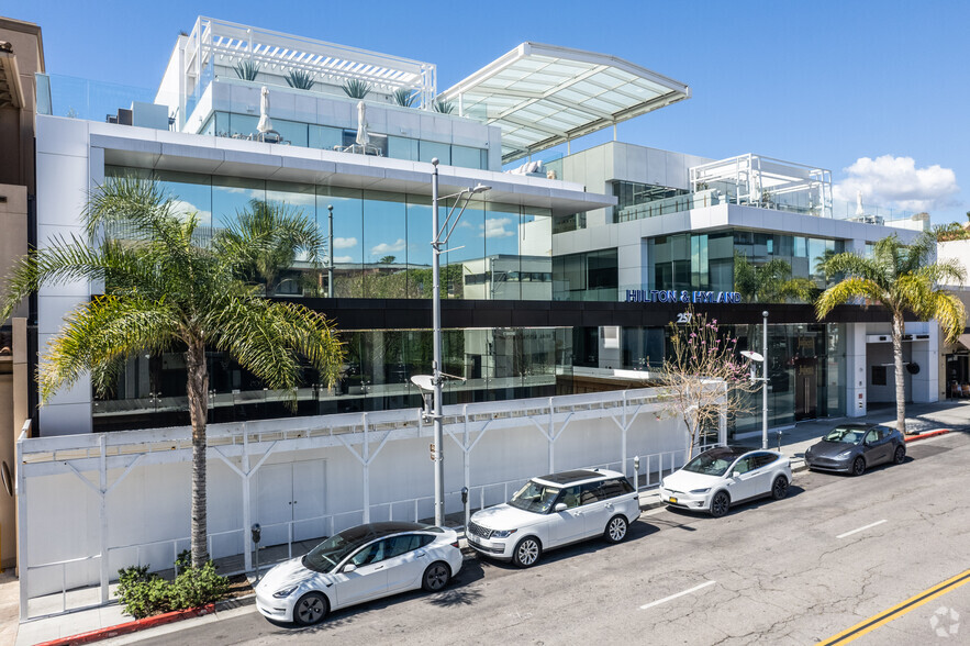 243 N Canon Dr, Beverly Hills, CA for lease - Building Photo - Image 1 of 16