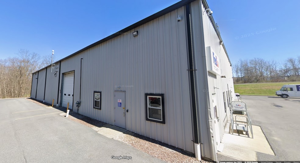 136 Allenbill Dr, Johnstown, PA for lease - Building Photo - Image 2 of 9