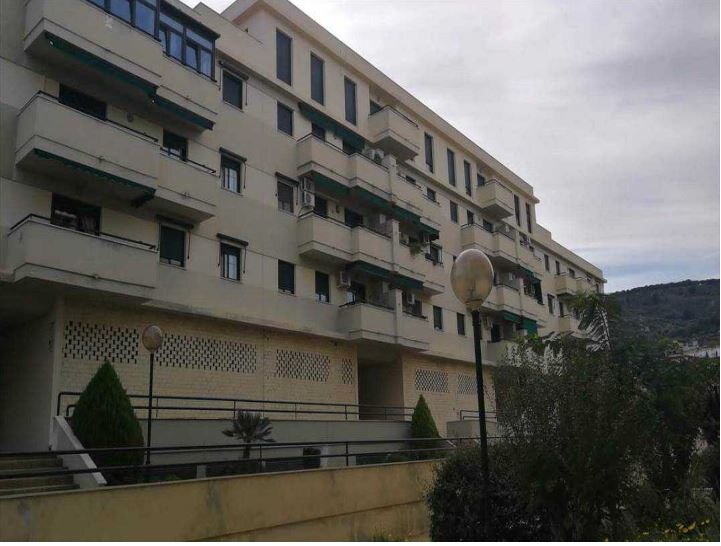Immeuble residentiel dans Málaga, Málaga à vendre - Photo du bâtiment - Image 2 de 3