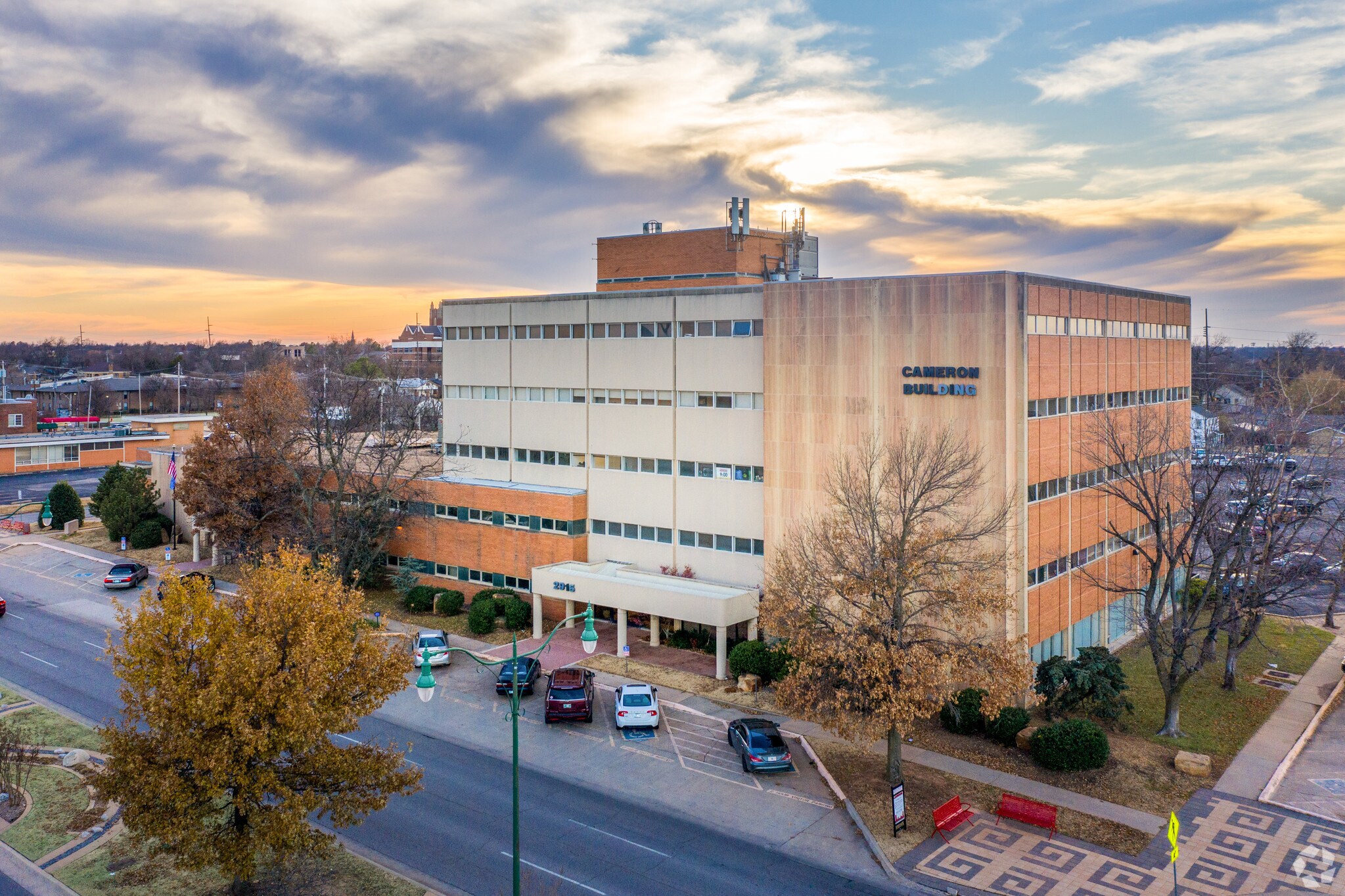 2901-2915 N Classen Blvd, Oklahoma City, OK à louer Photo du bâtiment- Image 1 de 11