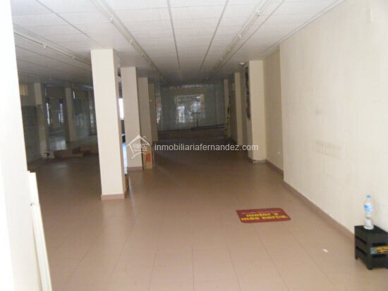 Commerce de détail dans Cáceres, Cáceres à louer - Photo du bâtiment - Image 3 de 19