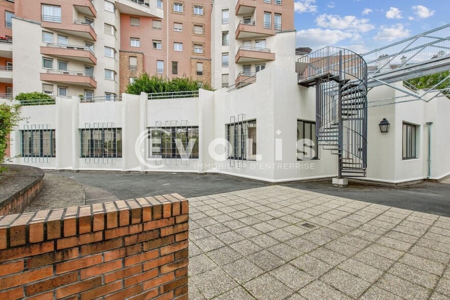 Office in Le Kremlin-Bicêtre for lease - Building Photo - Image 2 of 15