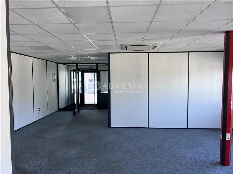 Office in Limas for lease Interior Photo- Image 1 of 7