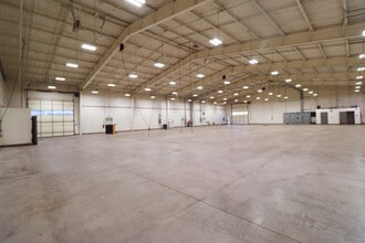 1480 W 3rd Pl, Eugene, OR for lease Interior Photo- Image 2 of 4