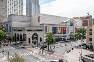 Plus de détails pour 1-11 City Pl, White Plains, NY - Commerce de détail à louer